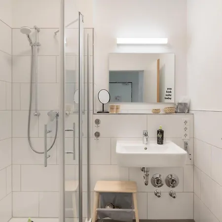 Limehome Nikolaus-leis-strasse Τρίερ