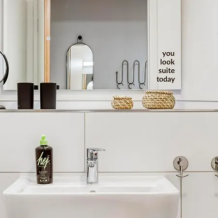 Aparthotel Limehome Nikolaus-leis-strasse 4*