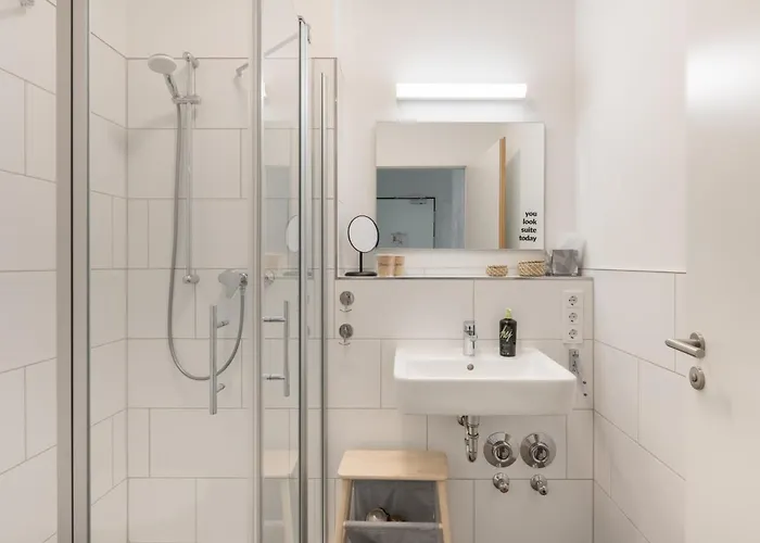 Limehome Nikolaus-leis-strasse טרייר